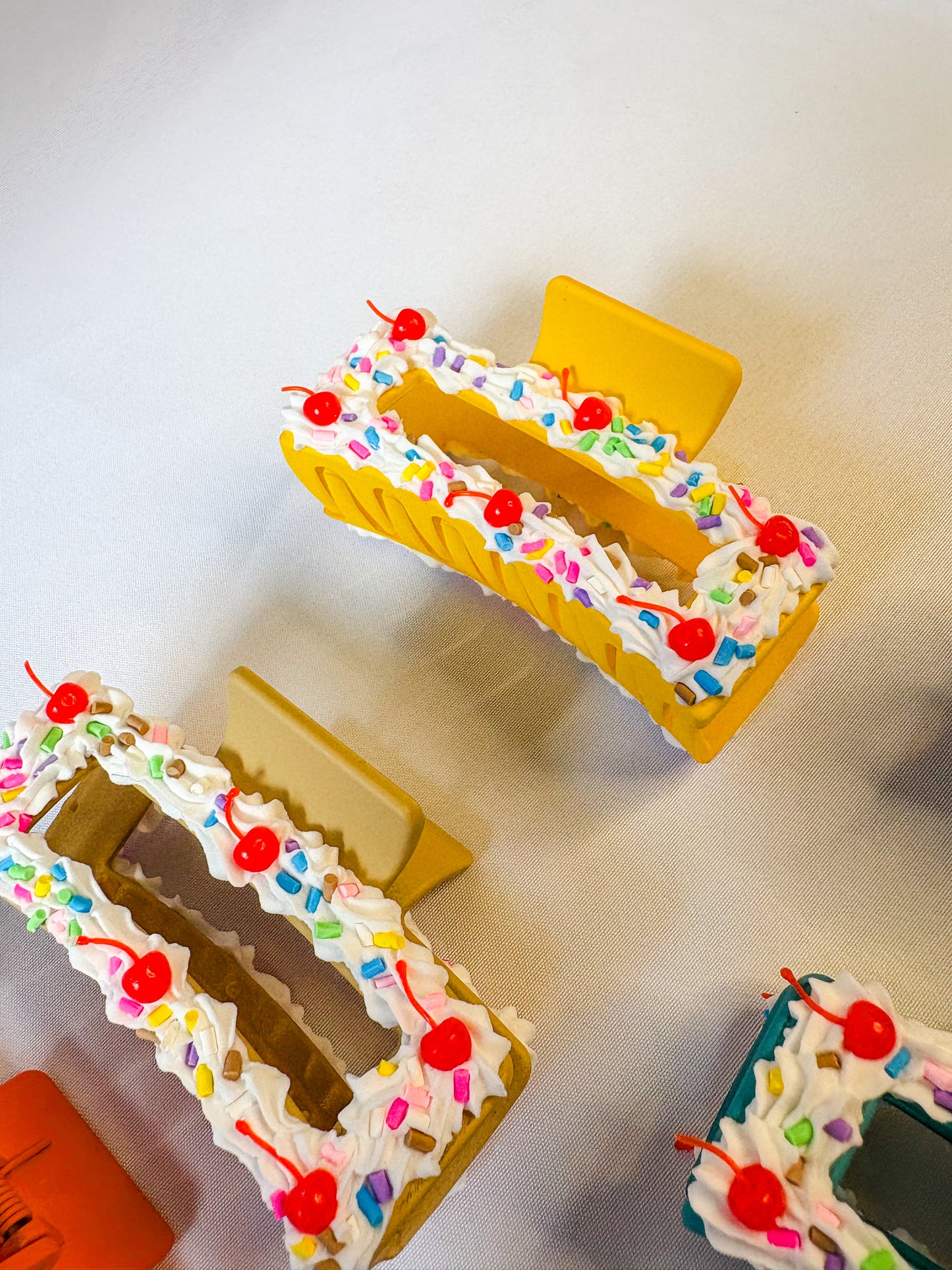 Fake Cake Hair Claws
