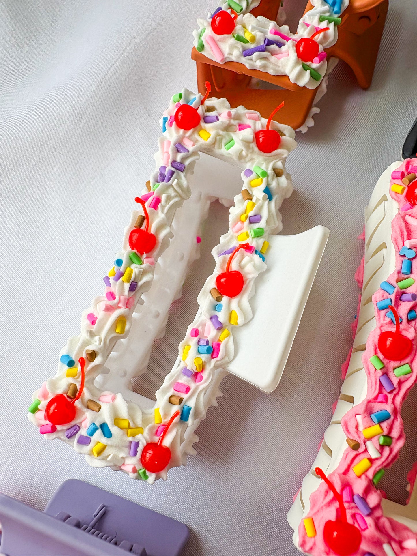 Fake Cake Hair Claws
