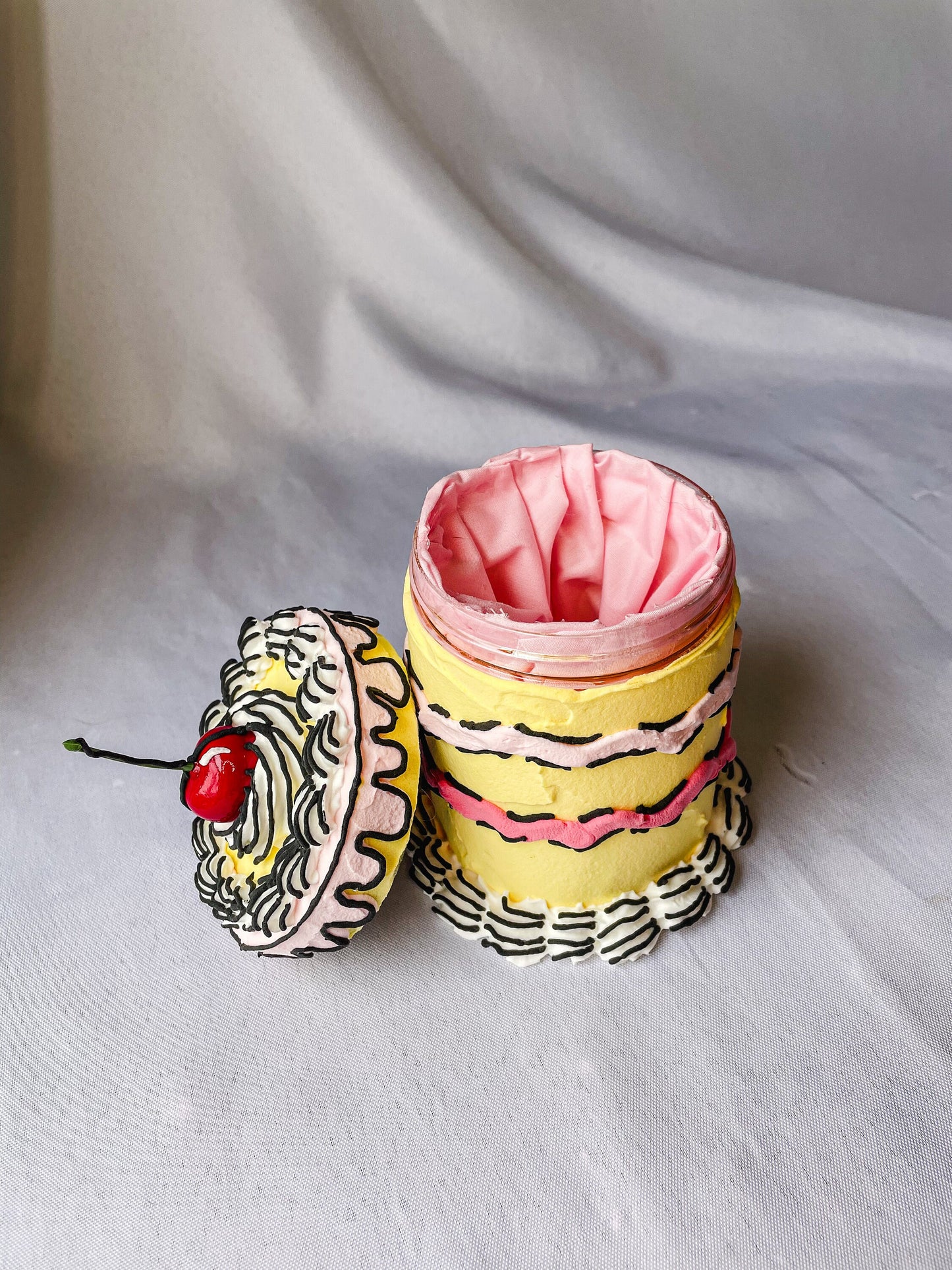 Cartoon Comic Fake Cake Box