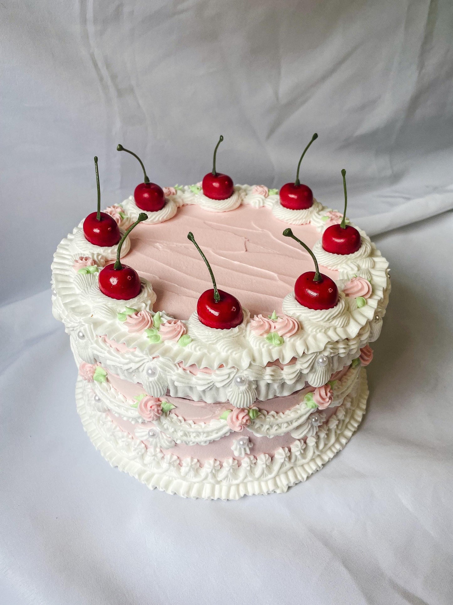 Lambeth Style Pink and White Fake Cake Box