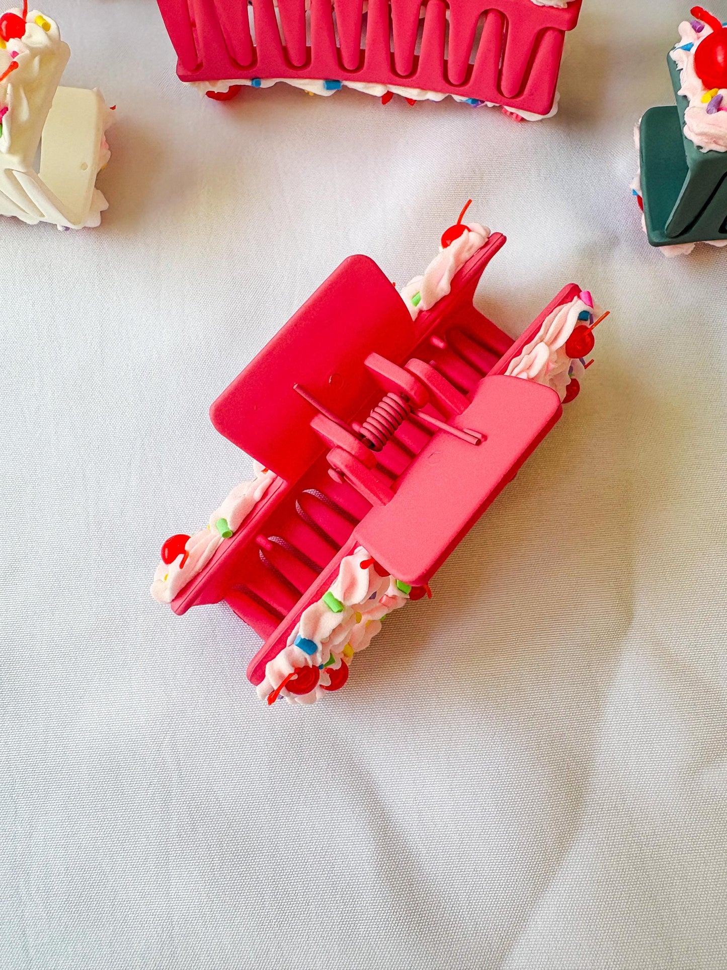 Fake Cake Hair Claws
