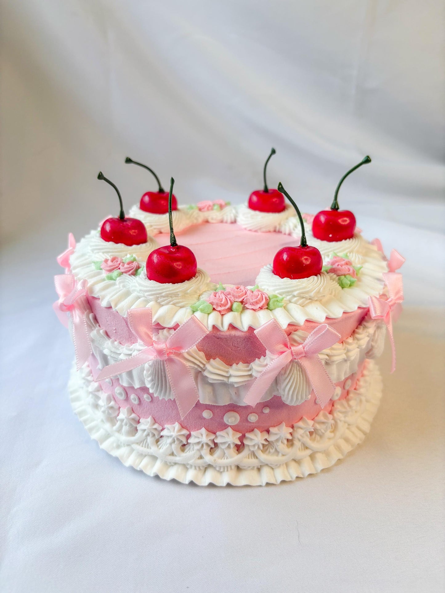 Lambeth Fake Cake Wall Hanging