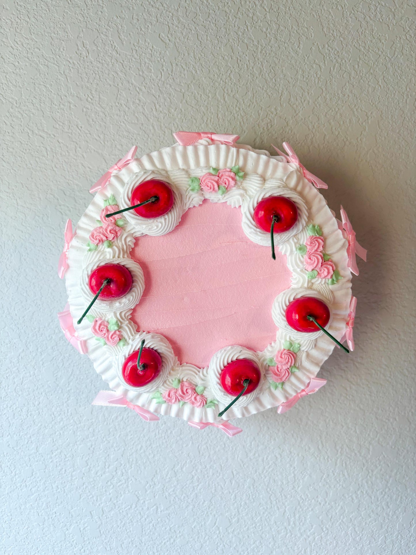 Lambeth Fake Cake Wall Hanging