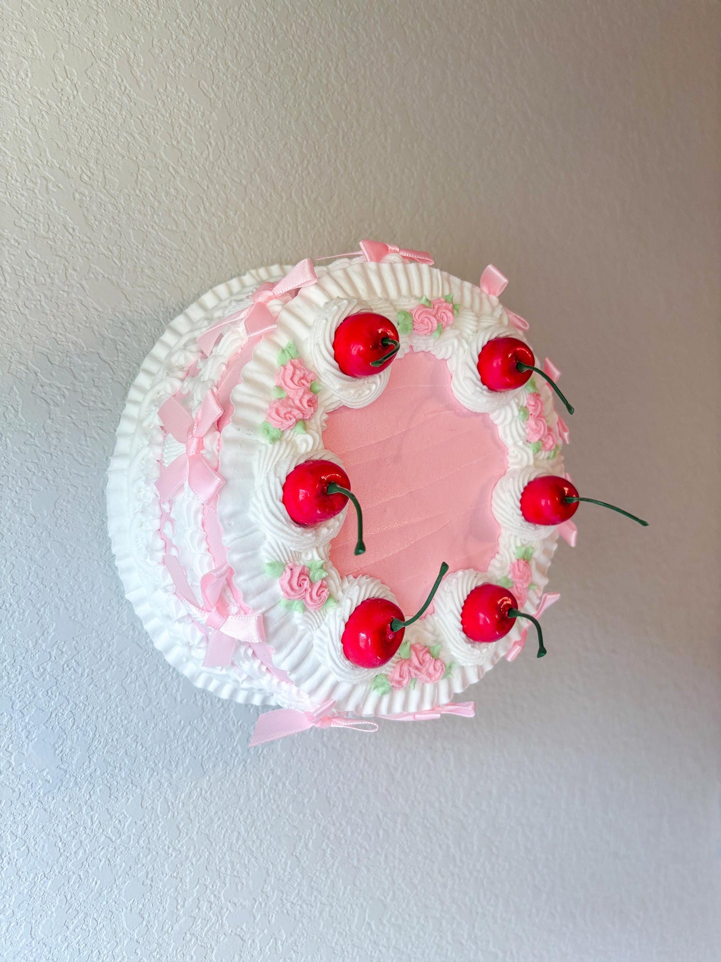 Lambeth Fake Cake Wall Hanging