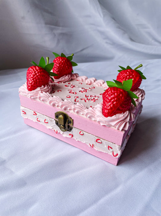 Fake Strawberry Cake Box