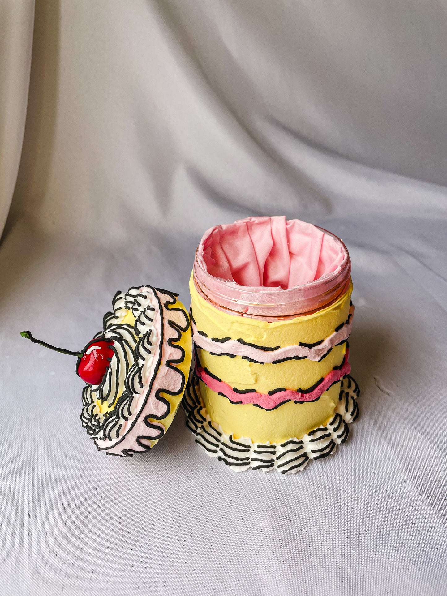 Cartoon Comic Fake Cake Box