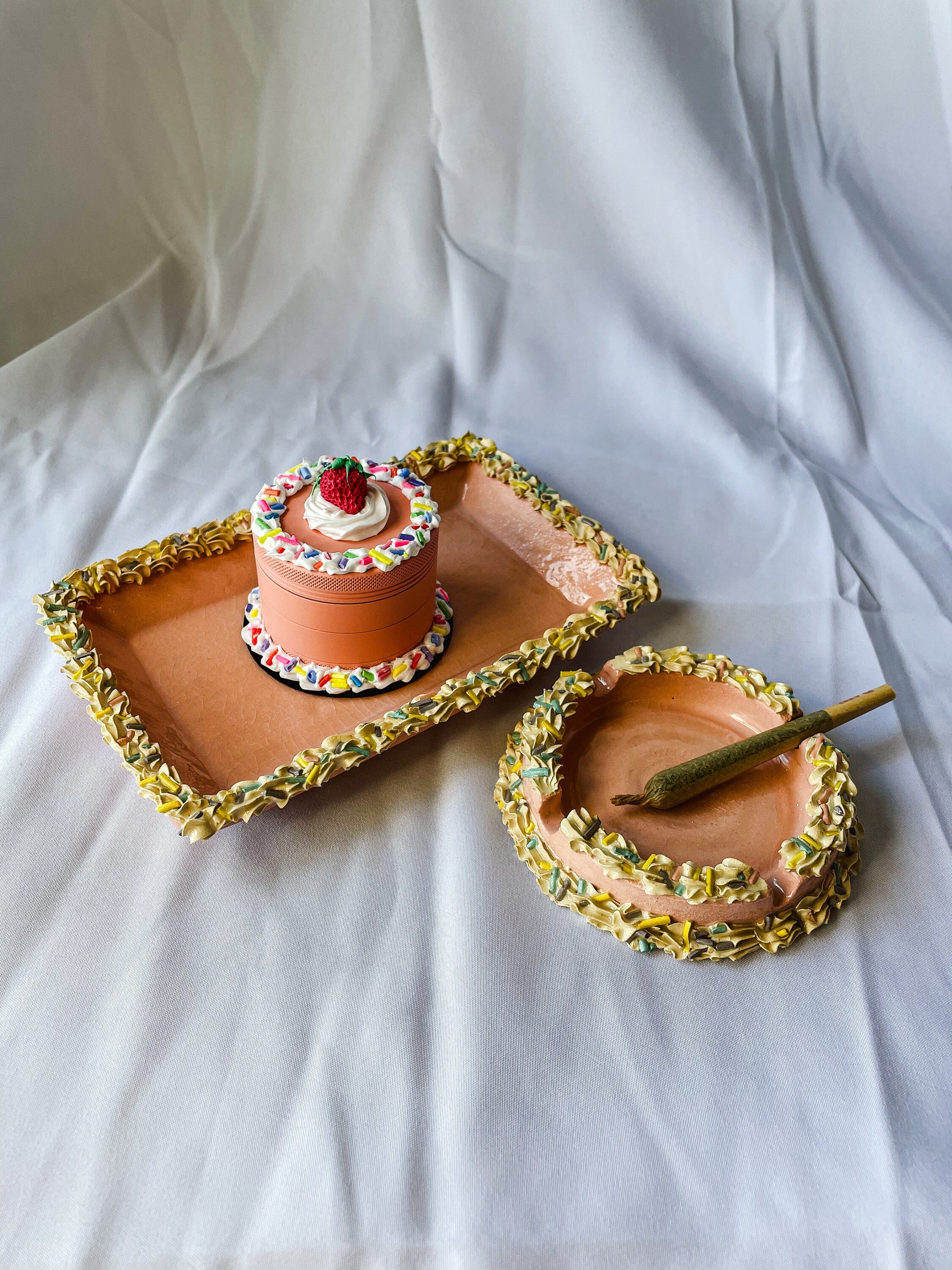 Cake Rolling Tray, Ashtray and Grinder Set