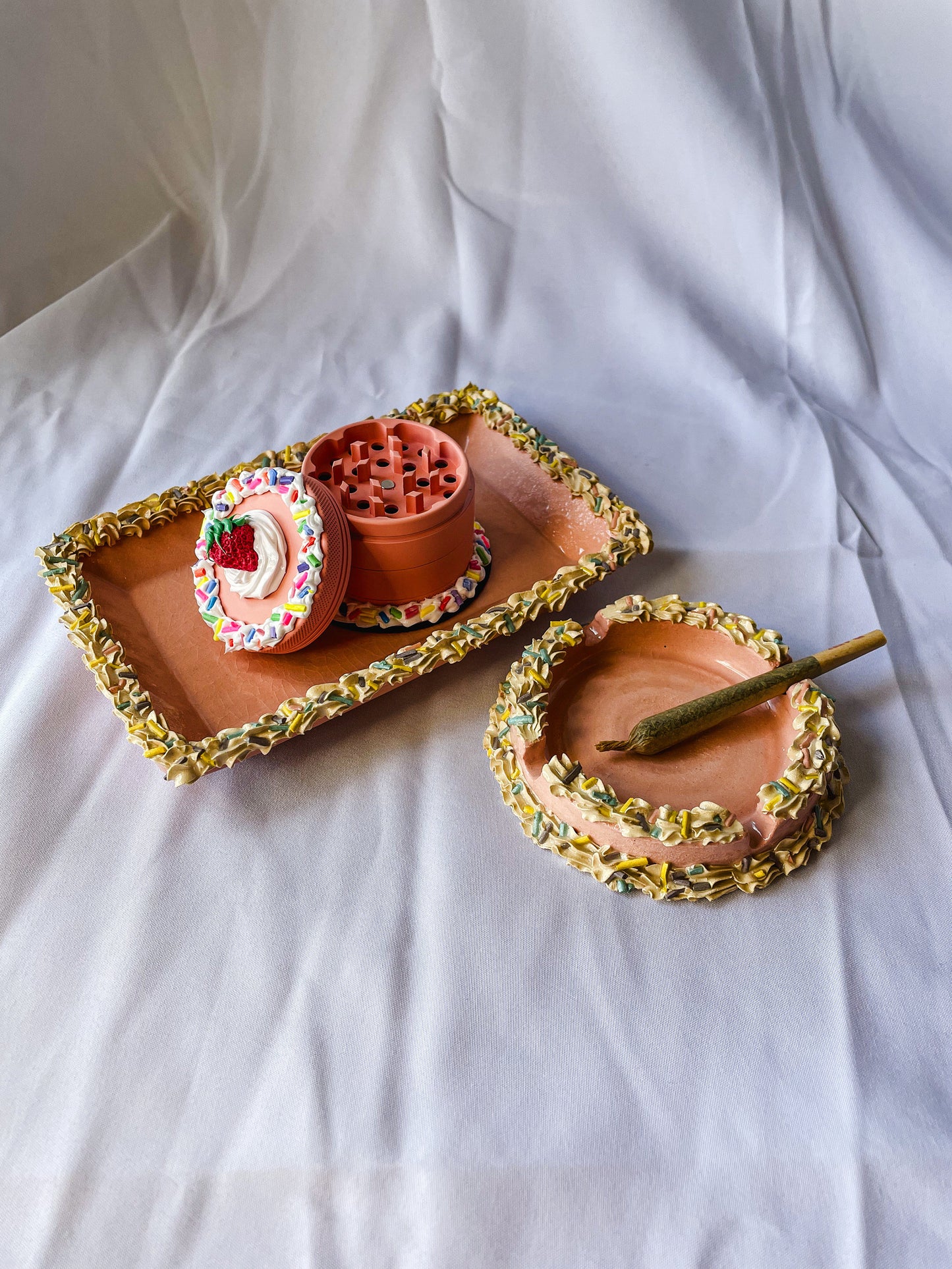 Cake Rolling Tray, Ashtray and Grinder Set