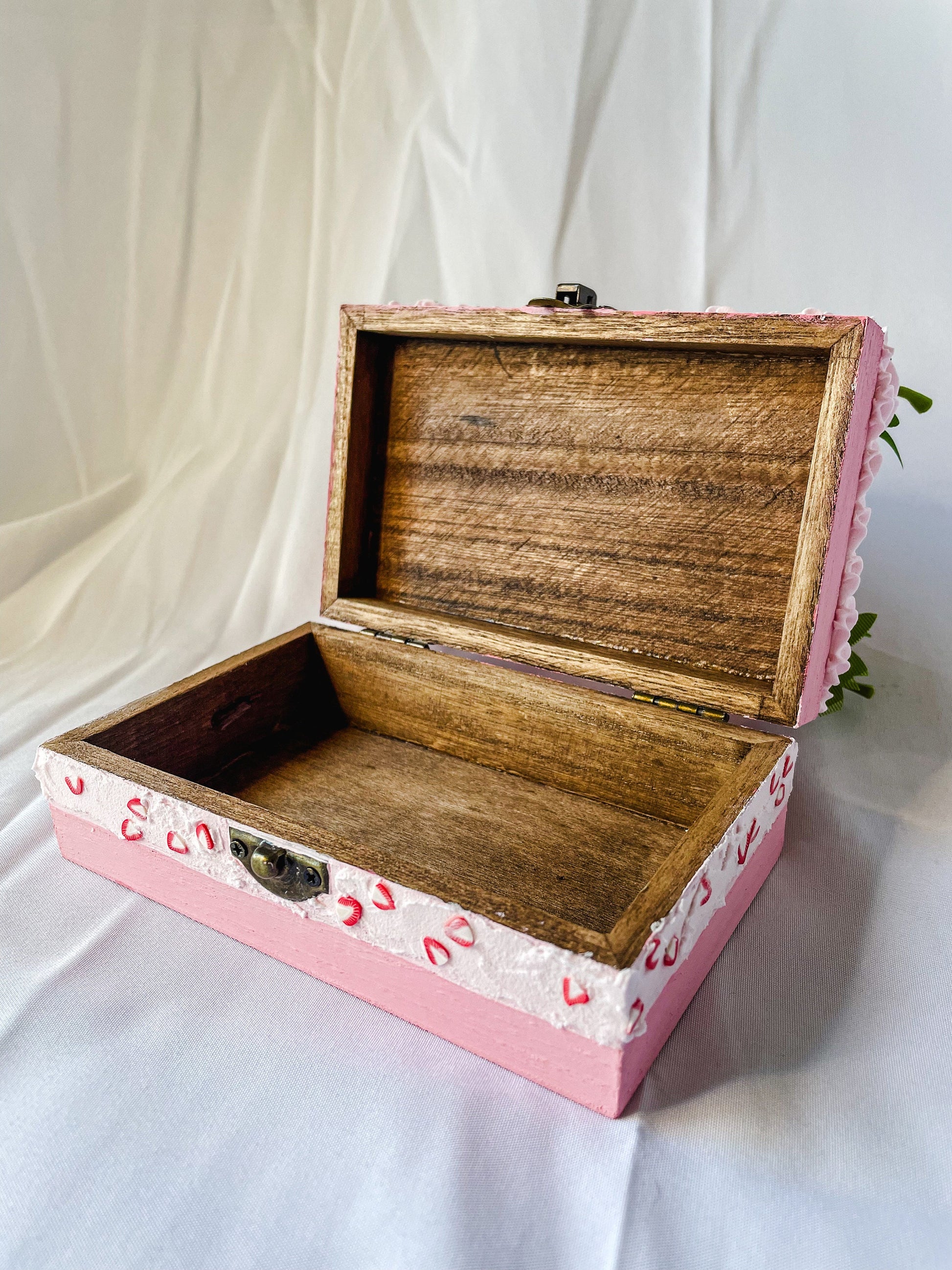 Fake Strawberry Cake Box