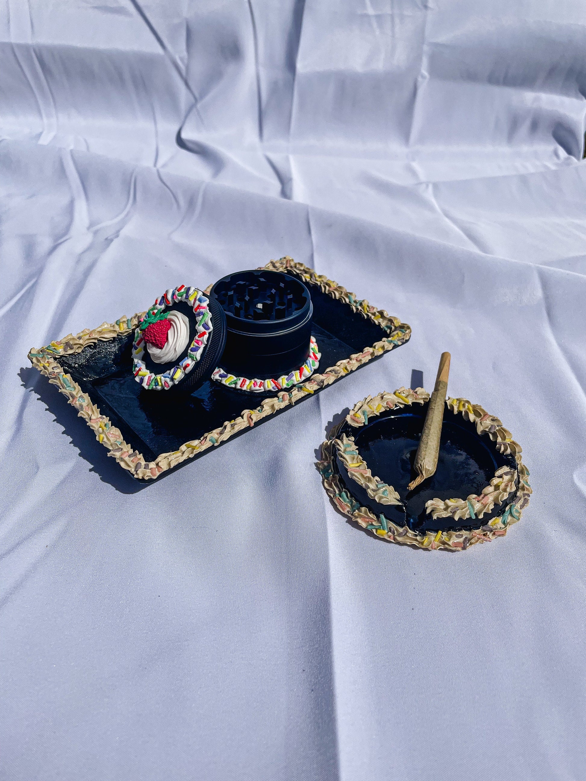 Black Cake Rolling Tray, Ashtray and Grinder Set