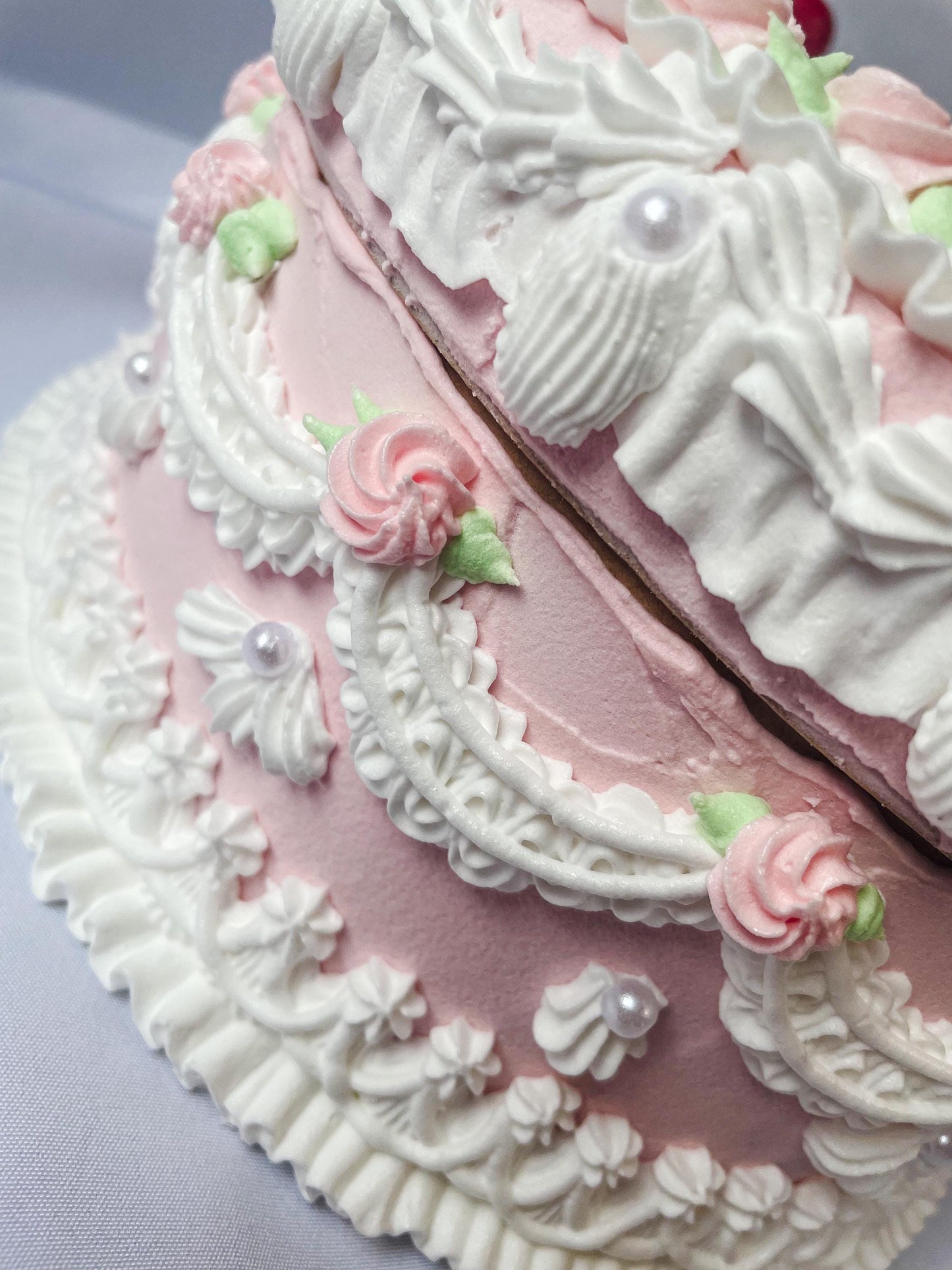 Lambeth Style Pink and White Fake Cake Box