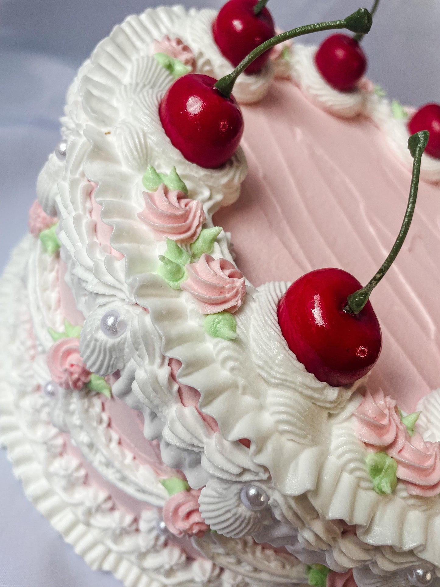 Lambeth Style Pink and White Fake Cake Box