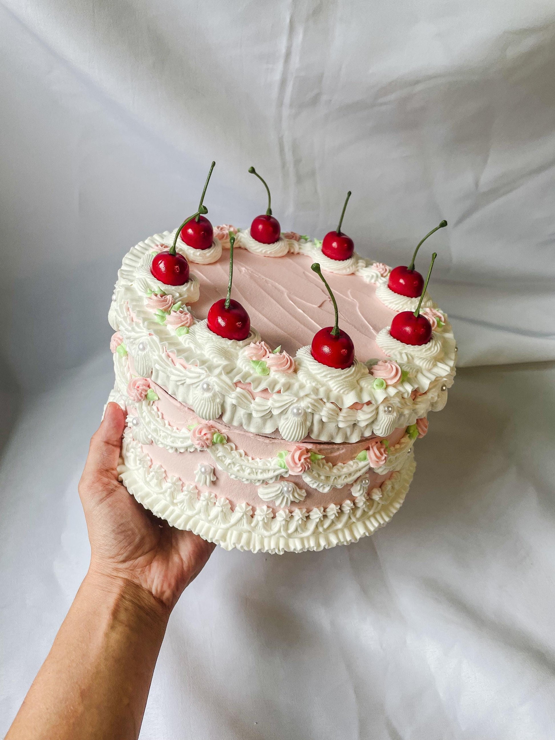 Lambeth Style Pink and White Fake Cake Box