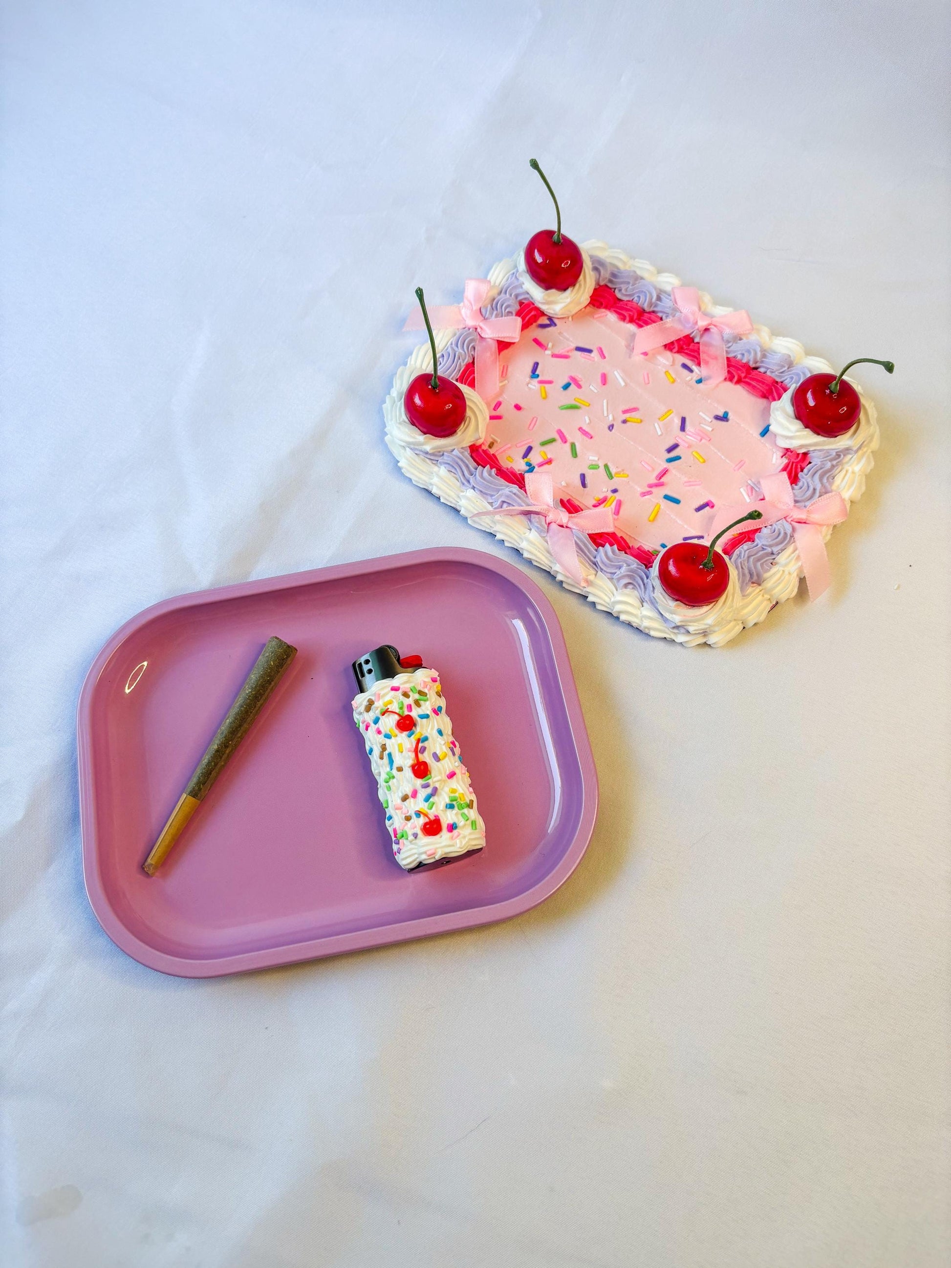 Fake Cake Decorative Tray with a Magnetic Lid