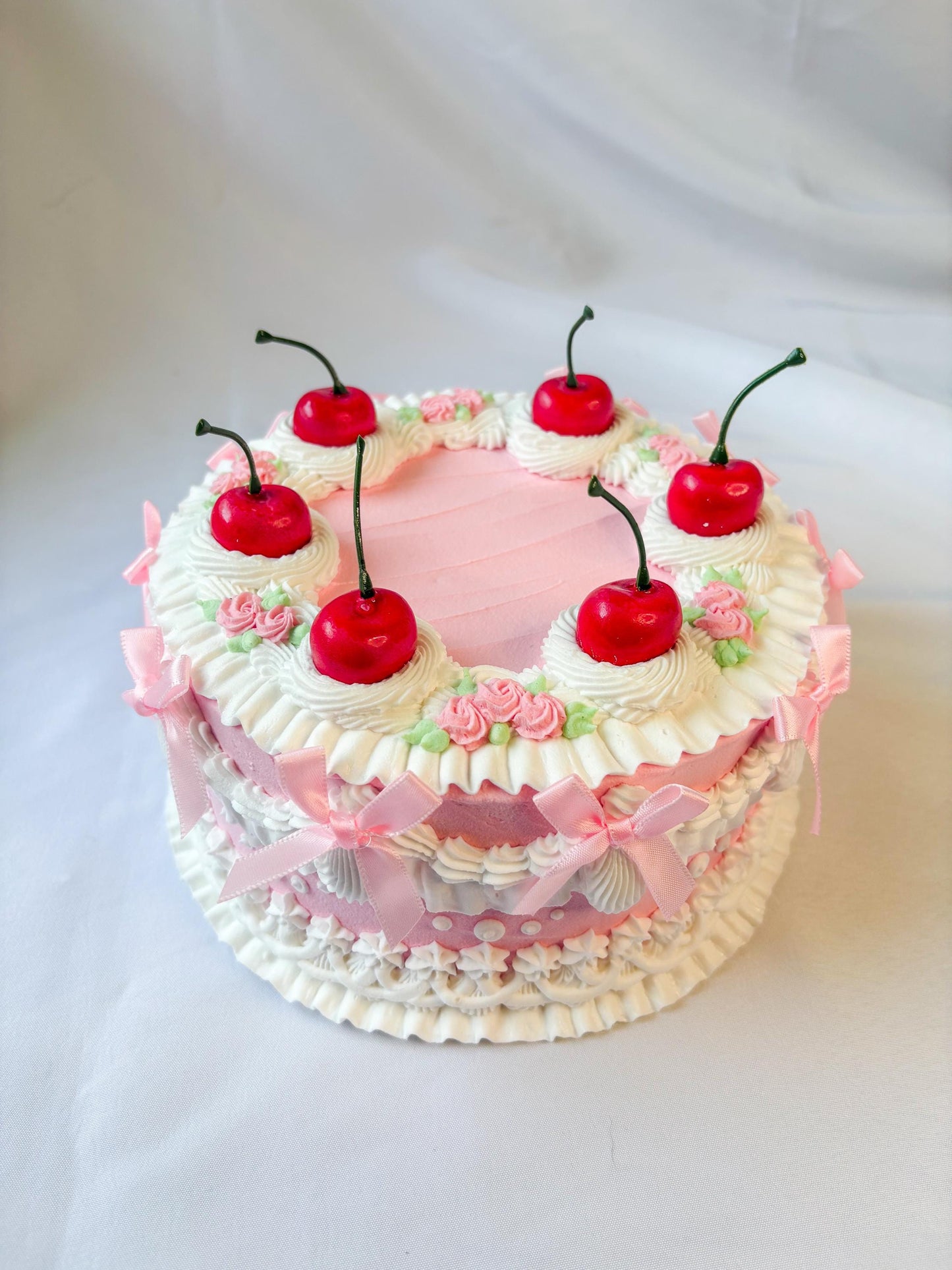 Lambeth Fake Cake Wall Hanging