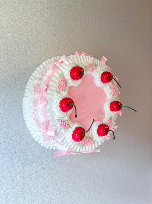 Lambeth Fake Cake Wall Hanging