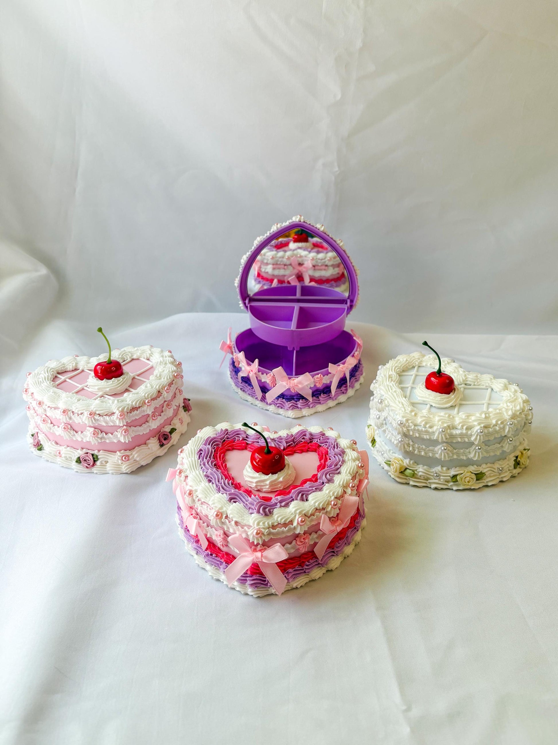 Customizable Heart Fake Cake Jewelry Box with Mirror