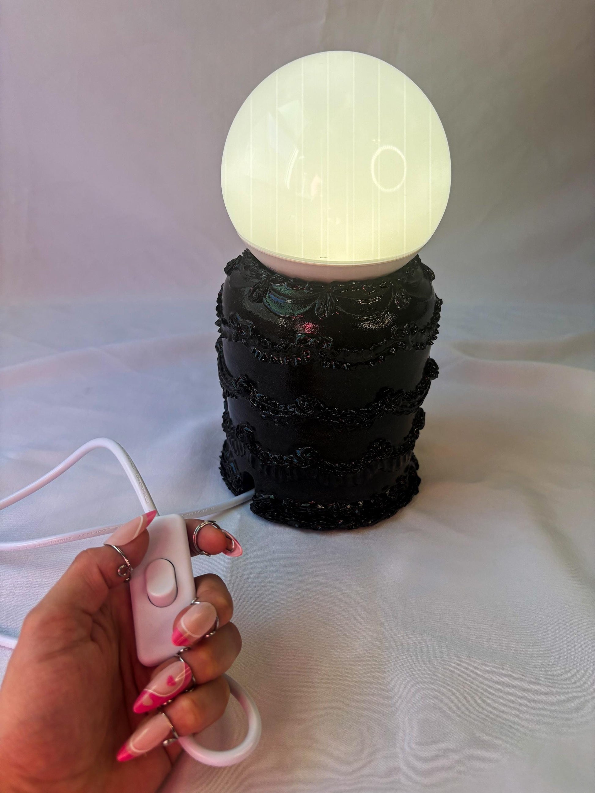 Black Ceramic Cake Table Lamp