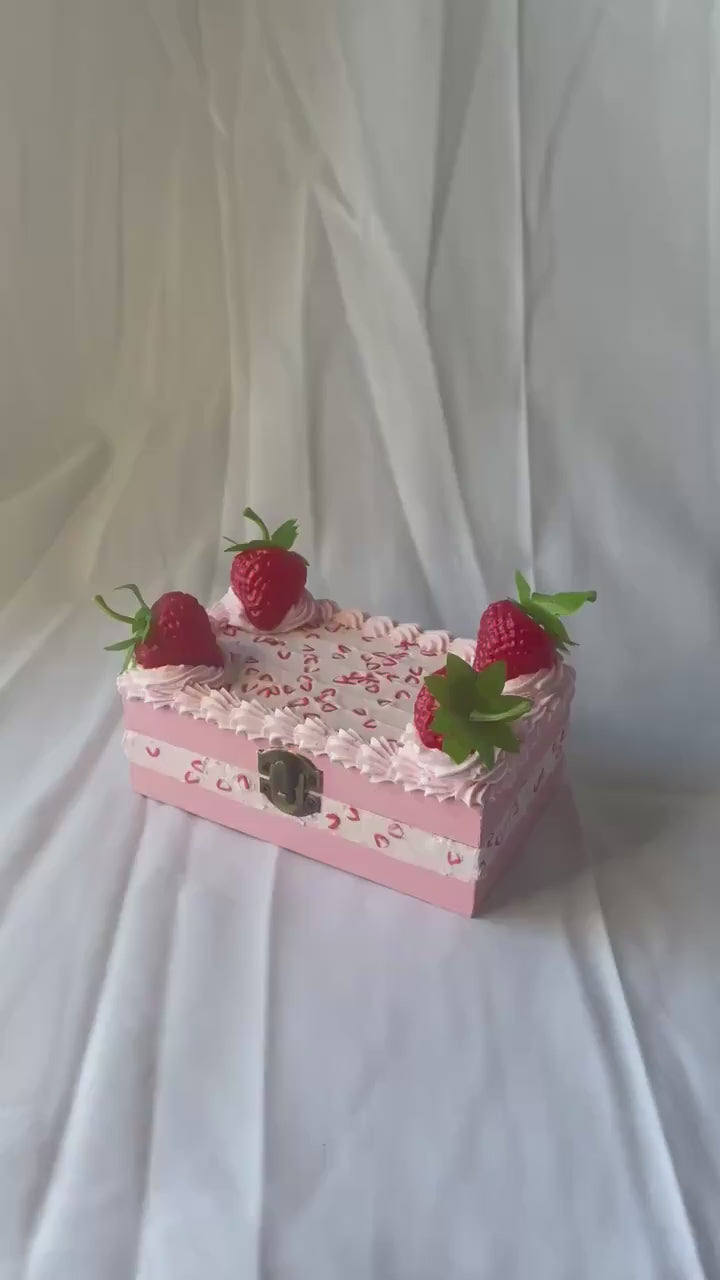 Fake Strawberry Cake Box