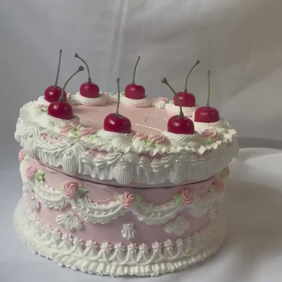 Lambeth Style Pink and White Fake Cake Box